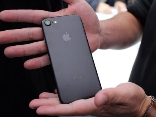 力撐iPhone 7 果粉表示保時捷也沒改設計啊