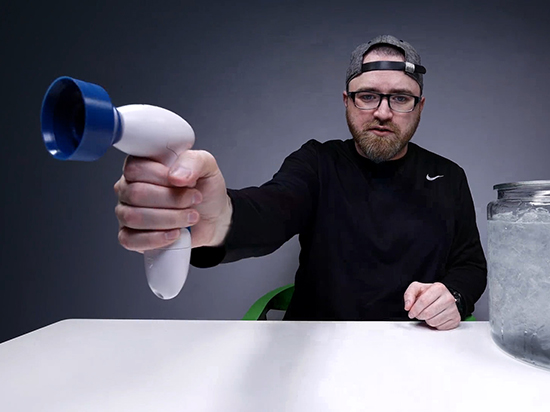 想要飲料快速冰凍？讓它轉(zhuǎn)起來(lái)就可以了