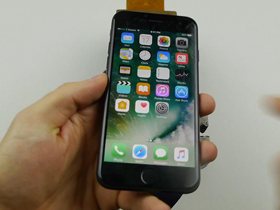 低調(diào)裝逼！在iPhone 7上挖3.5mm耳機(jī)插孔