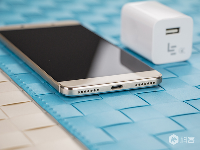 樂視樂Pro3圖賞：驍龍821+金絲蠟拋機身