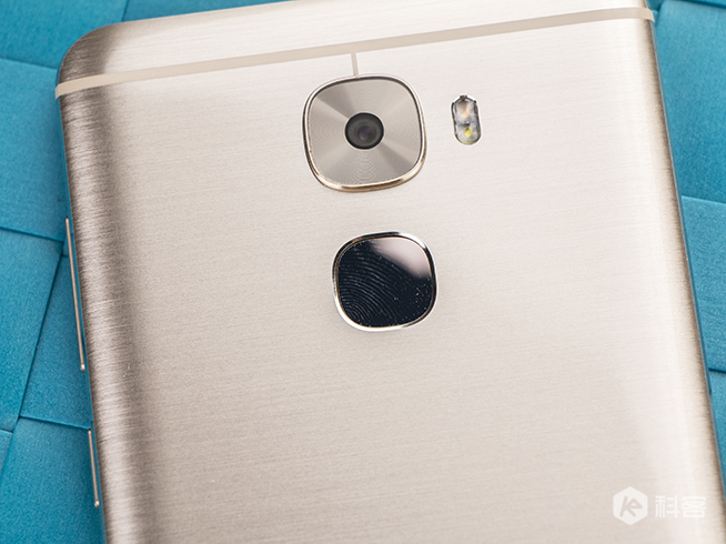 樂視樂Pro3圖賞：驍龍821+金絲蠟拋機身