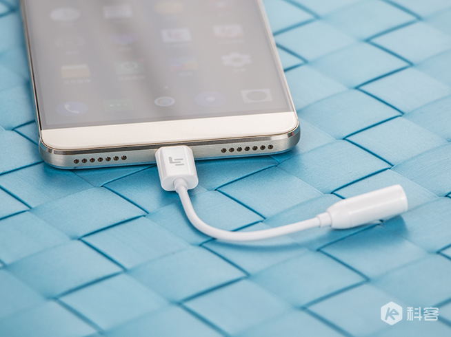 樂視樂Pro3圖賞：驍龍821+金絲蠟拋機身