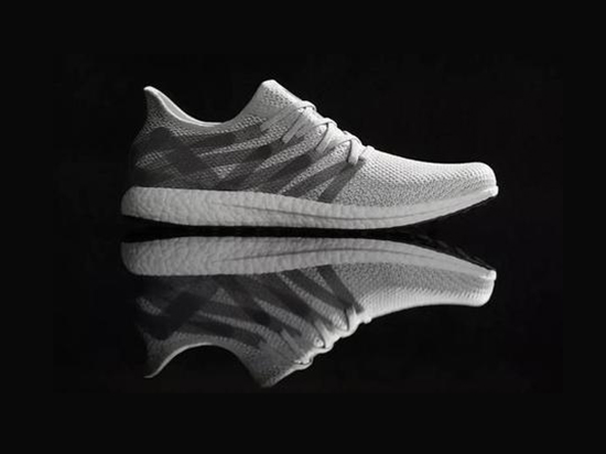 阿迪達(dá)斯推出限量版跑鞋：竟是機器人制作的
