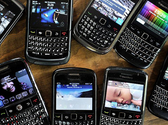 微軟退出消費(fèi)者市場(chǎng) 要與蘋果競(jìng)爭(zhēng)企業(yè)手機(jī)