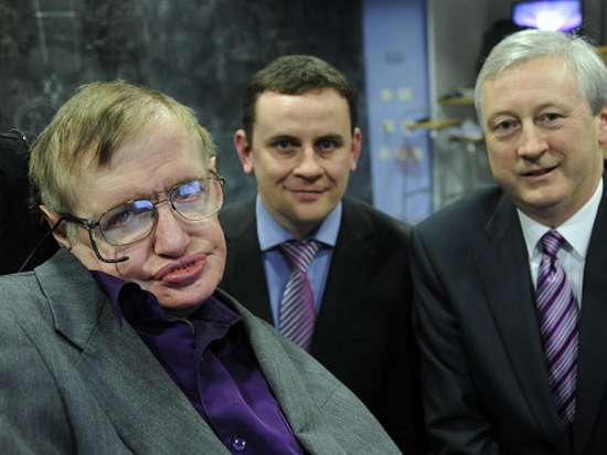 霍金：警惕Al！ Al真的會取代人類嗎？