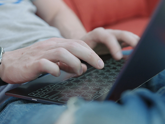 次世代設(shè)計 聯(lián)想Yoga Book變形本上手體驗