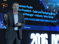 不止老羅！英特爾也攜手科大訊飛