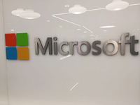 微軟股價(jià)創(chuàng)新高：竟然靠云業(yè)務(wù)翻身