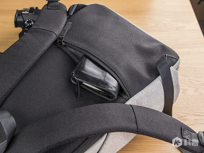 魅族雙肩包試用： 外觀與實(shí)用性的取舍