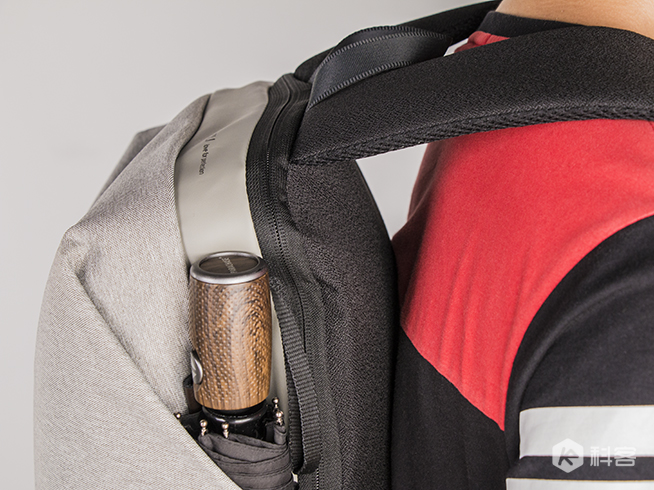 魅族雙肩包試用： 外觀與實(shí)用性的取舍