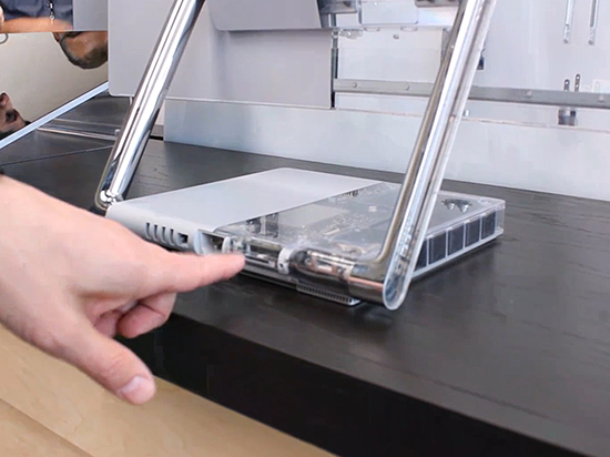 微軟Surface Studio拆解：屏幕底座結(jié)構(gòu)曝光