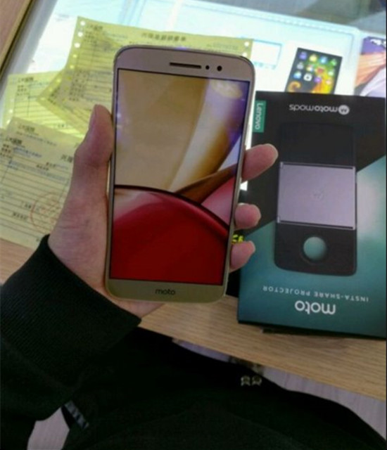 一覽無余 聯(lián)想Moto M真機照再曝光