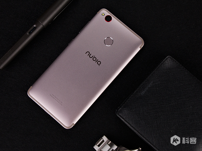 玩味兒十足！努比亞miniS上手體驗