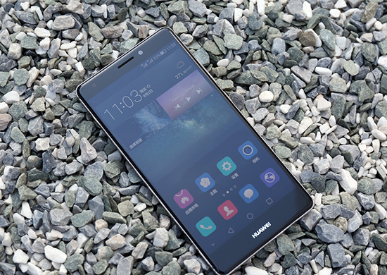 Talk客：徠卡保時捷加持 為什么華為能站穩(wěn)高端？