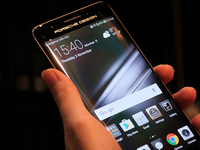 對(duì)標(biāo)小米MIX 榮耀要推概念機(jī)？