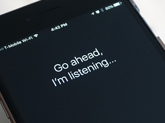 語(yǔ)音功能太雞肋？三星蘋(píng)果谷歌來(lái)混戰(zhàn)