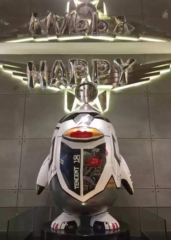 這很騰訊！深圳騰訊大廈驚現(xiàn)70只巨人企鵝