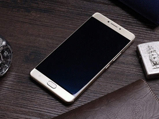 真會玩！金立M6隨神舟十一號飛船游太空