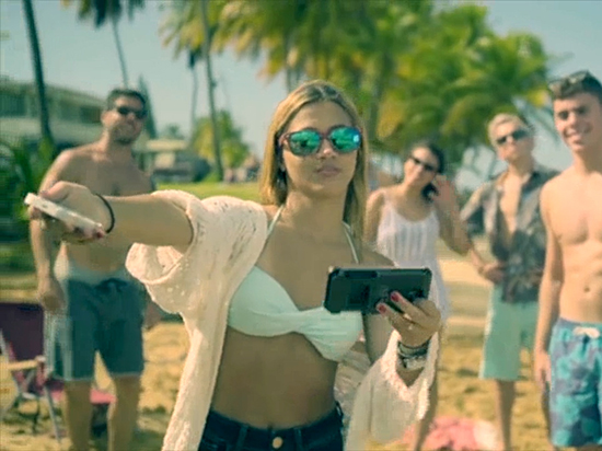 朋友圈自拍神器：能飛翔的手機(jī)殼AirSelfie