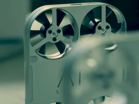 朋友圈自拍神器：能飛翔的手機(jī)殼AirSelfie