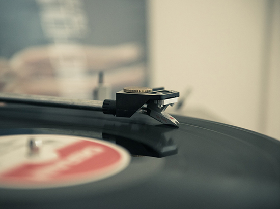 情懷不死！英國(guó)黑膠銷(xiāo)售超越數(shù)字下載