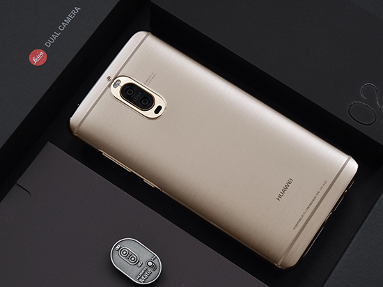 首銷火爆！華為Mate 9 Pro/保時(shí)捷限量版正式開(kāi)售