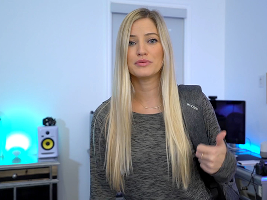 被嚇到！圍觀國外美女科技達(dá)人隨身帶啥設(shè)備