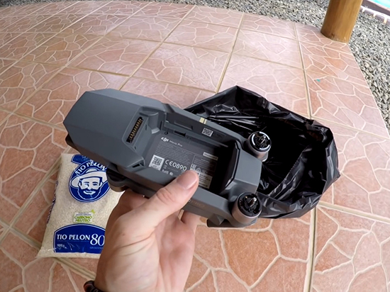 無人機(jī)泡水20分鐘怎么辦？或者一包米能解決問題