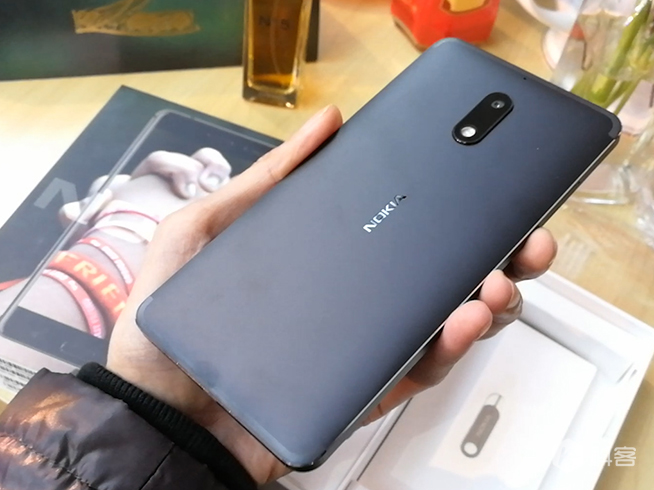 終極情懷：搭載安卓7.0 諾基亞Nokia 6體驗