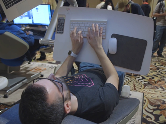 老板慎買!這張辦公桌可能會(huì)降低你的工作效率