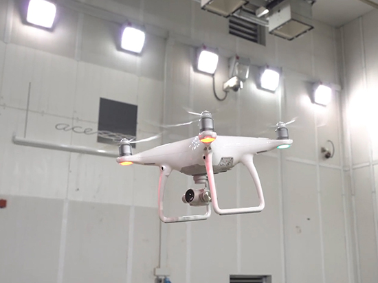 大疆精靈4抗風(fēng)測試：時(shí)速50公里強(qiáng)風(fēng)穩(wěn)如狗