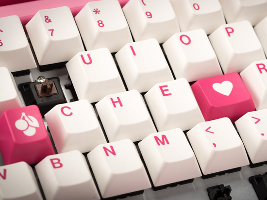 送這個(gè)虜獲女神芳心 CHERRY情人節(jié)限定款鍵帽開(kāi)售