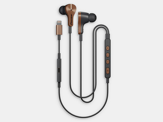 iPhone 7不能邊聽歌邊充電？這款耳機(jī)可以解決