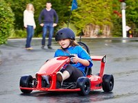 賣(mài)腎換iPhone不如給孩子買(mǎi)部智能卡丁車(chē) 