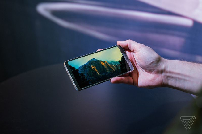 LG G6率先登場(chǎng)：圓角屏視覺(jué)驚艷 但配置卻有些脫節(jié)
