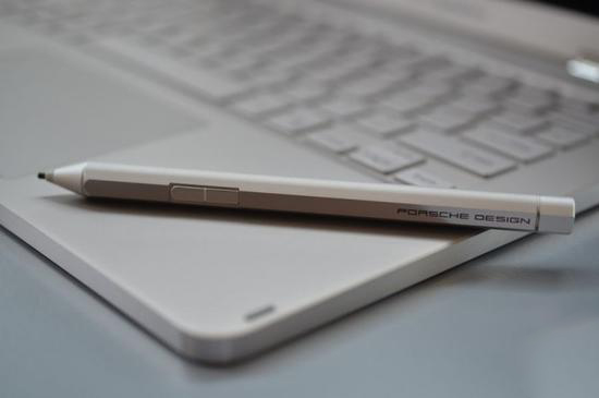 厲害了我的保時捷 可拆卸360度旋轉(zhuǎn)2合1筆記本現(xiàn)世