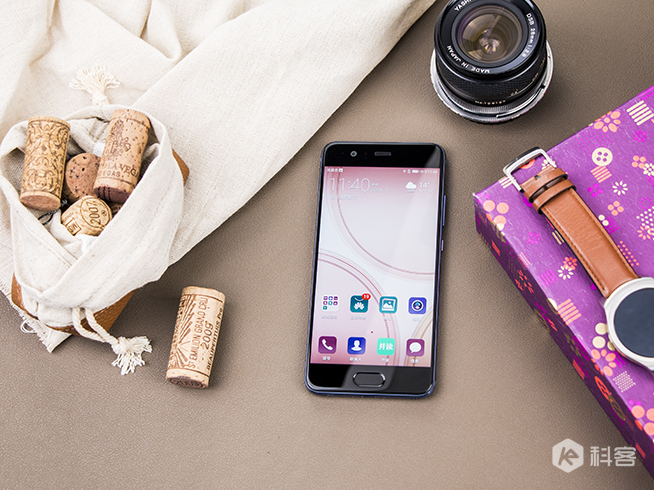 華為P10鉆雕藍色圖賞：不一樣的清新感覺