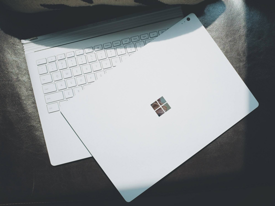價格略欠誠意 微軟推出i7無獨顯版Surface Book