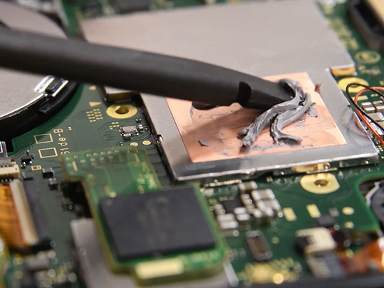 剛到手的任天堂Switch就這樣被拆散