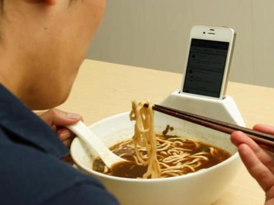 都是些什么鬼？你肯定沒(méi)見(jiàn)過(guò)的十款奇葩蘋(píng)果配件 