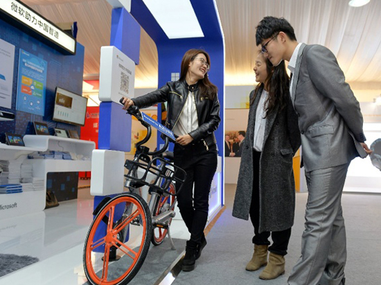 這就很尷尬了!庫克也得用Surface Pro 4