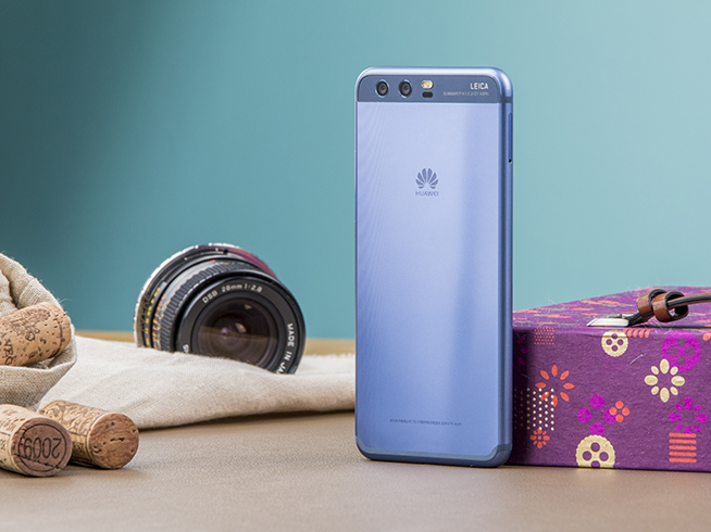 一圖看懂：三星S8/iPhone 7/華為P10三大旗艦機(jī)皇巔峰對(duì)決