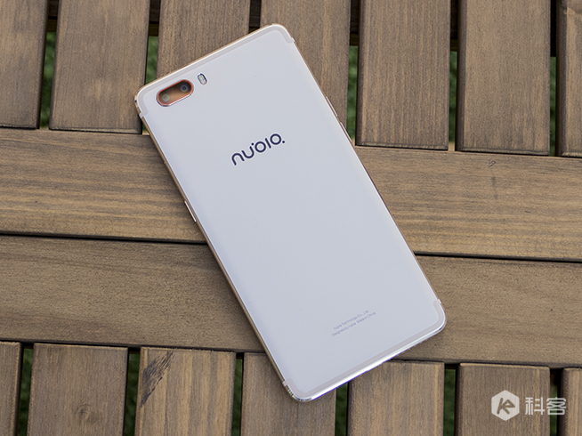 人像誰最虛？華為P10對比7 Plus/努比亞M2