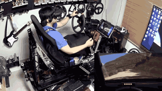 不夠膽也能體驗(yàn)真實(shí)甩尾！國(guó)外高玩17萬(wàn)打造VR賽車裝置