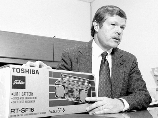 只能靠賣業(yè)務(wù)續(xù)命？百年企業(yè)東芝的賣廠之路