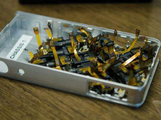 真正一機走天下！首款十六鏡頭相機Light L16最終版發(fā)布