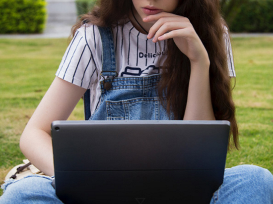 Surface Pro 5尷尬！ Eve V Win10平板宣布5月出貨