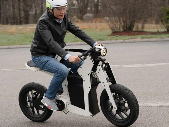 雷軍展示新座駕 這貨啥時(shí)候能在小米百貨開賣？