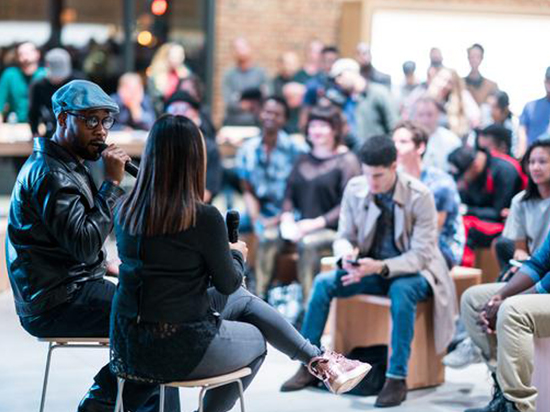 不僅僅賣手機(jī)！ Apple Store還干這個(gè)