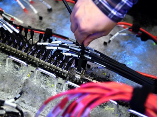 阿里云服務(wù)器也用上油冷！“麒麟”能源利用率逼近極限